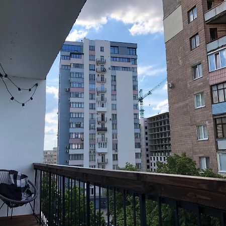 Birdie Home At Nauky Metro Κχαρκίβ Εξωτερικό φωτογραφία